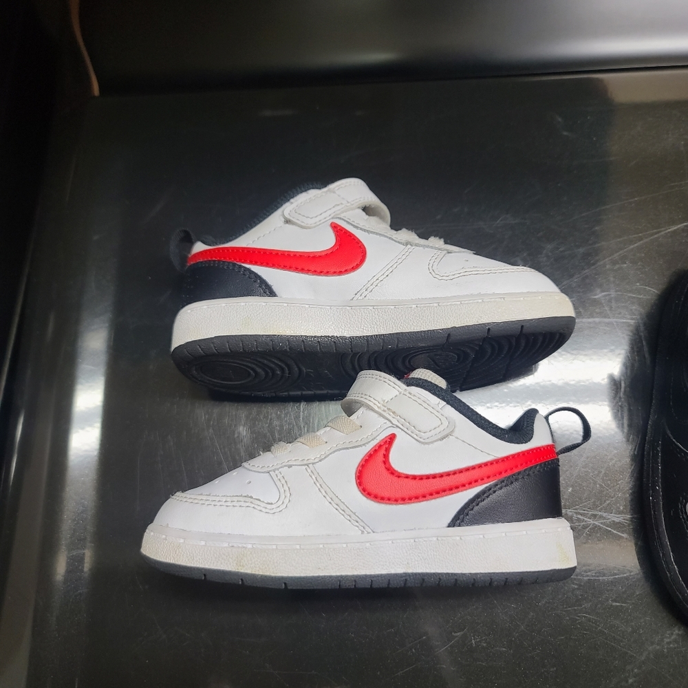 Nike Court Borough Low 8c